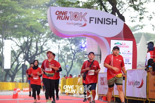 Race photo from ONE RUN 10 K