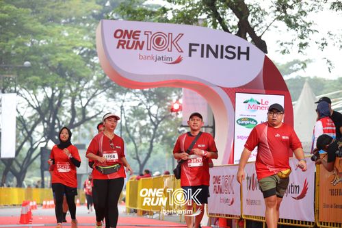 Race photo from ONE RUN 10 K