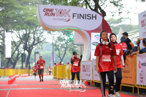 Race photo from ONE RUN 10 K