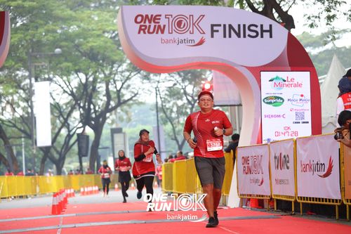 Race photo from ONE RUN 10 K