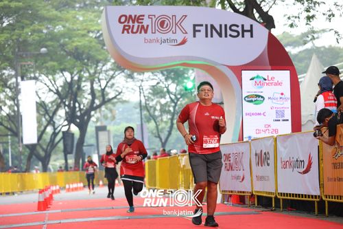 Race photo from ONE RUN 10 K