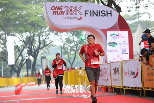Race photo from ONE RUN 10 K
