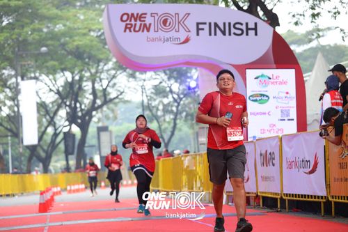 Race photo from ONE RUN 10 K