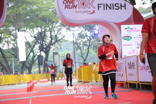 Race photo from ONE RUN 10 K