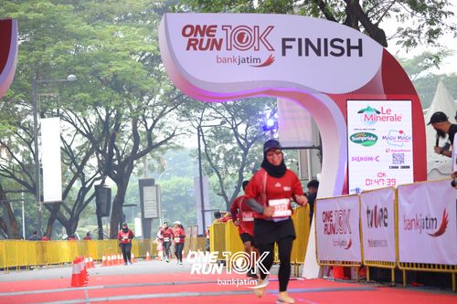 Race photo from ONE RUN 10 K