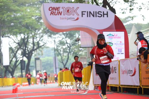 Race photo from ONE RUN 10 K