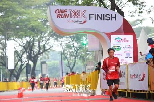 Race photo from ONE RUN 10 K