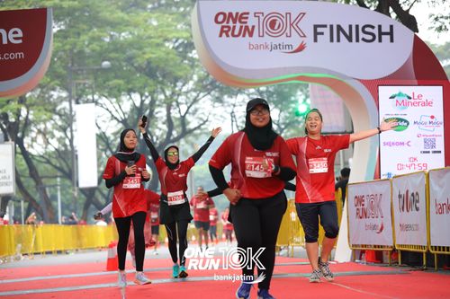 Race photo from ONE RUN 10 K