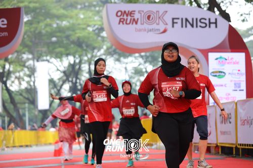 Race photo from ONE RUN 10 K