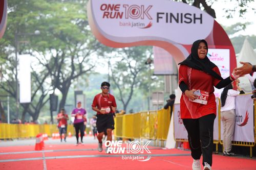 Race photo from ONE RUN 10 K