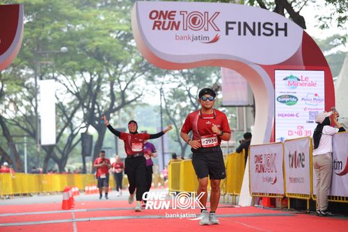 Race photo from ONE RUN 10 K