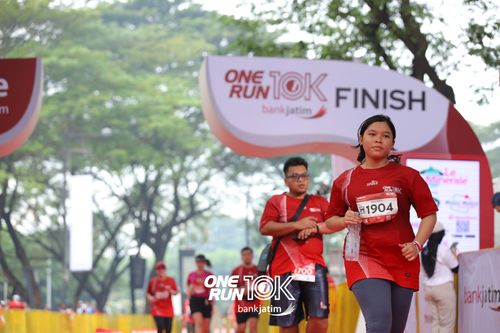 Race photo from ONE RUN 10 K