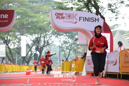 Race photo from ONE RUN 10 K