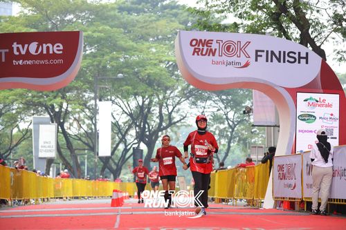 Race photo from ONE RUN 10 K