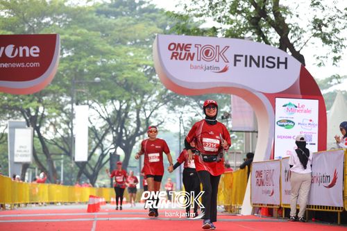 Race photo from ONE RUN 10 K