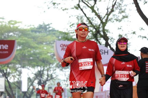 Race photo from ONE RUN 10 K