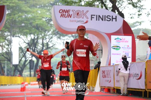 Race photo from ONE RUN 10 K