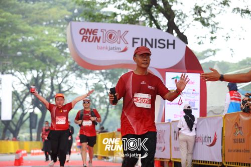Race photo from ONE RUN 10 K