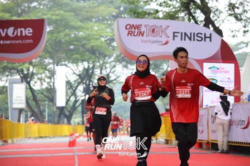 Race photo from ONE RUN 10 K