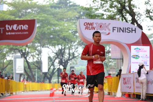 Race photo from ONE RUN 10 K