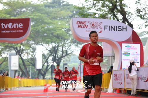 Race photo from ONE RUN 10 K