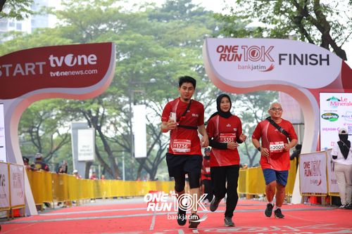 Race photo from ONE RUN 10 K