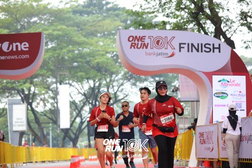 Race photo from ONE RUN 10 K