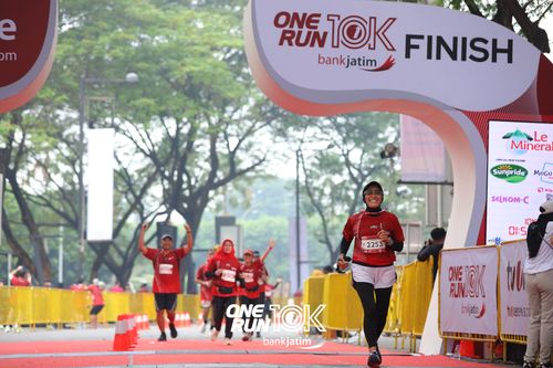 Race photo from ONE RUN 10 K
