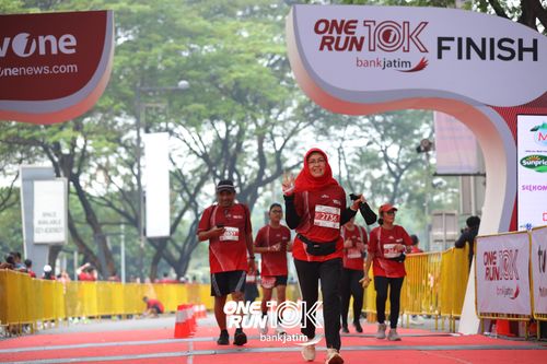 Race photo from ONE RUN 10 K