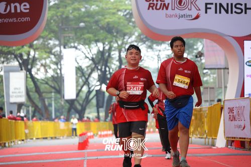 Race photo from ONE RUN 10 K