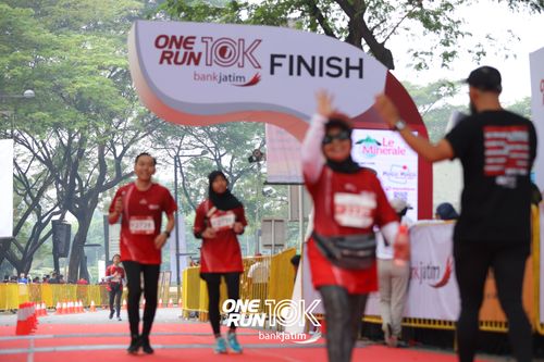 Race photo from ONE RUN 10 K