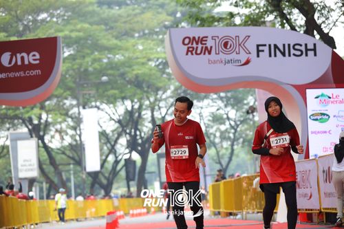 Race photo from ONE RUN 10 K