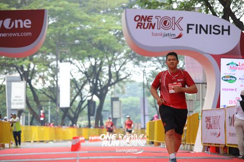 Race photo from ONE RUN 10 K