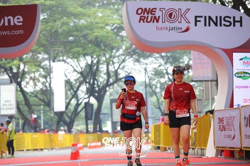 Race photo from ONE RUN 10 K