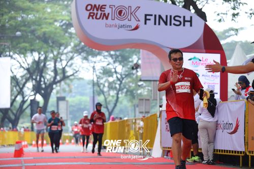 Race photo from ONE RUN 10 K