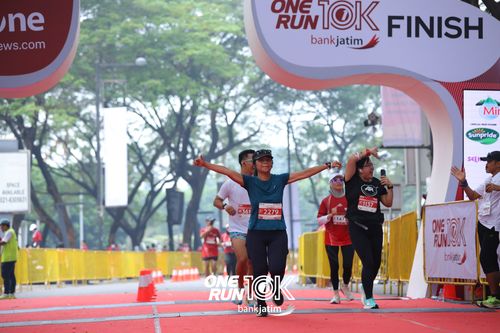Race photo from ONE RUN 10 K