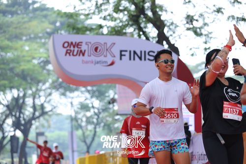 Race photo from ONE RUN 10 K