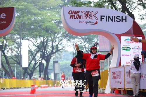 Race photo from ONE RUN 10 K