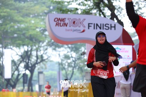 Race photo from ONE RUN 10 K