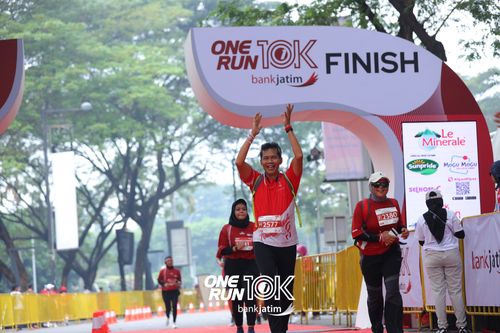 Race photo from ONE RUN 10 K
