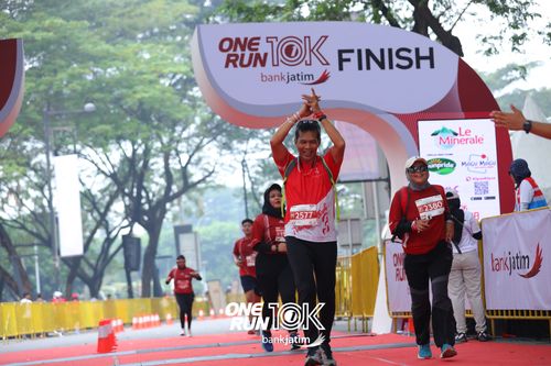 Race photo from ONE RUN 10 K