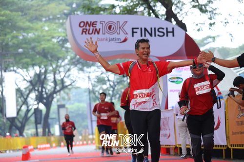 Race photo from ONE RUN 10 K