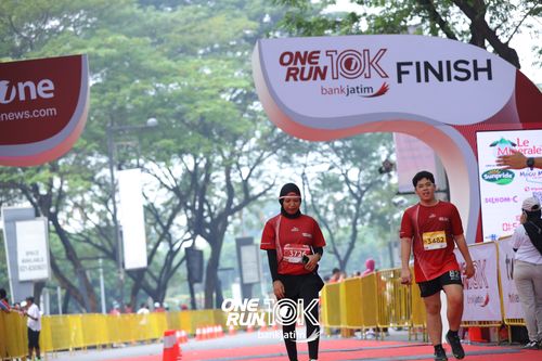 Race photo from ONE RUN 10 K