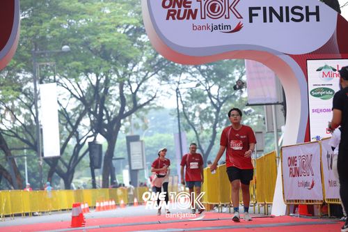 Race photo from ONE RUN 10 K