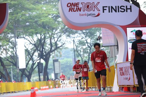 Race photo from ONE RUN 10 K
