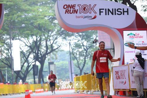 Race photo from ONE RUN 10 K