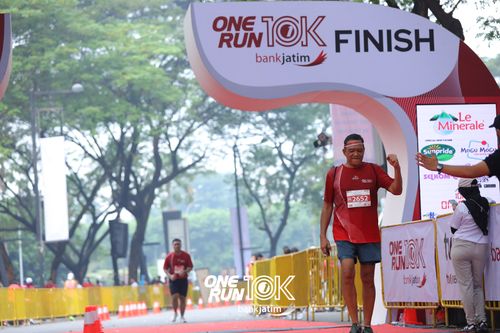 Race photo from ONE RUN 10 K