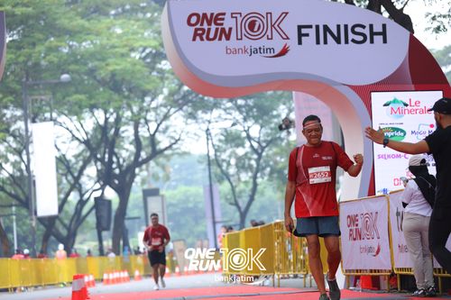 Race photo from ONE RUN 10 K