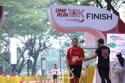 Race photo from ONE RUN 10 K