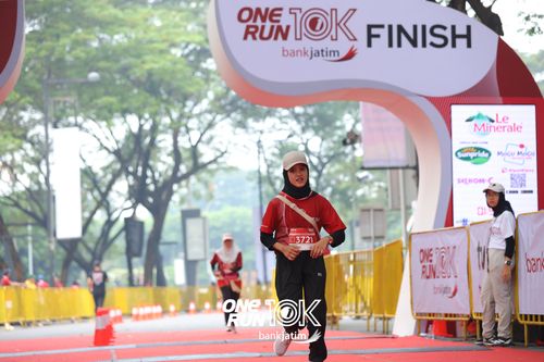 Race photo from ONE RUN 10 K